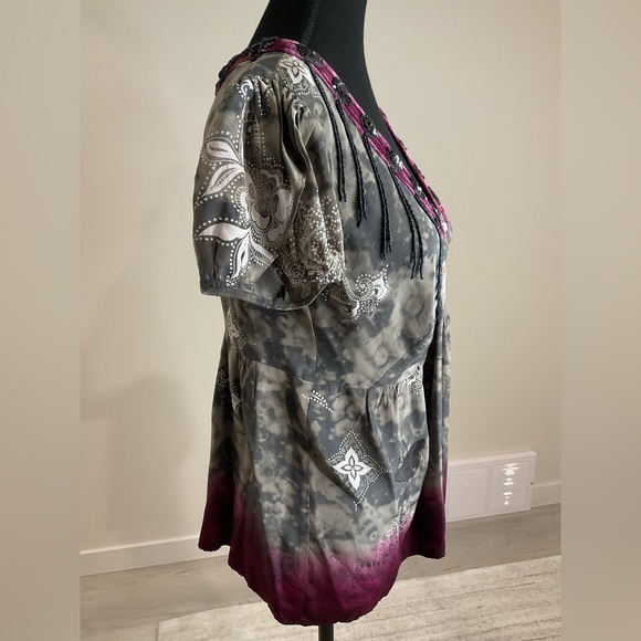 Beautifully Unique Blouse with Butterflies, tassels and some velvet. - Picture 3 of 8